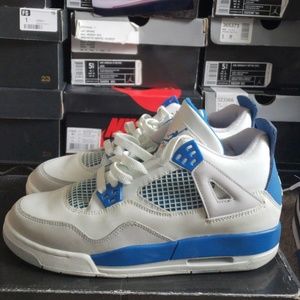 Air Jordan 4 Retro (GS) sz 5.5